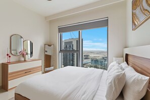 Free WiFi - Elegant 1BR with Panoramic Views (Dubai)