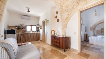 Biệt thự dành cho gia đình, nhiều phòng ngủ (Trullo ConoSolo With Pool) | 1 phòng ngủ, truy cập Internet không dây miễn phí, bộ trải giường