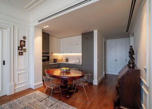 Panoramic Suite, Balcony, Sea View | Dining - Hovagimyan Hotel and Suites (İstanbul)