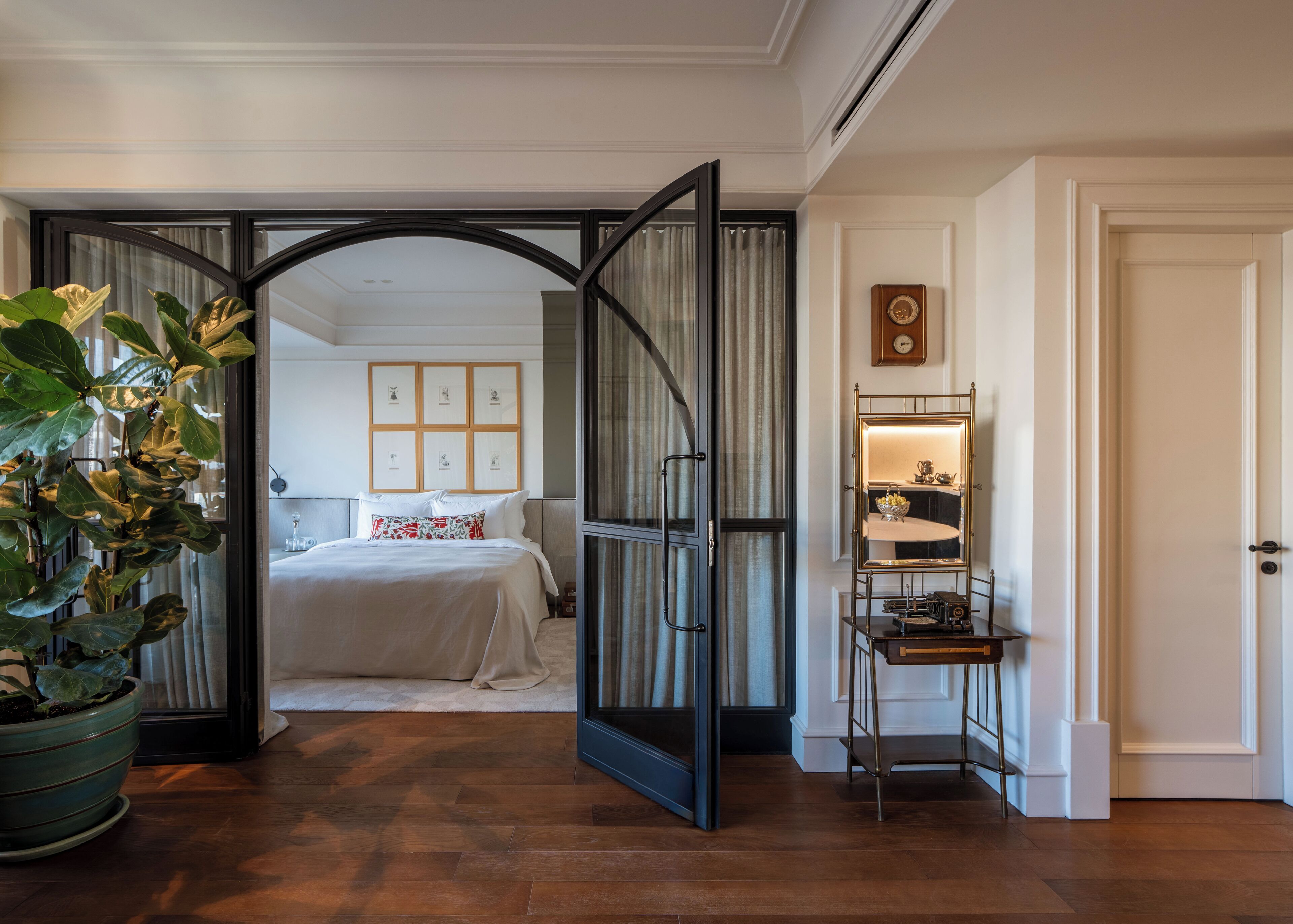 Romantic Suite, City View | In-room safe, iron/ironing board, free WiFi