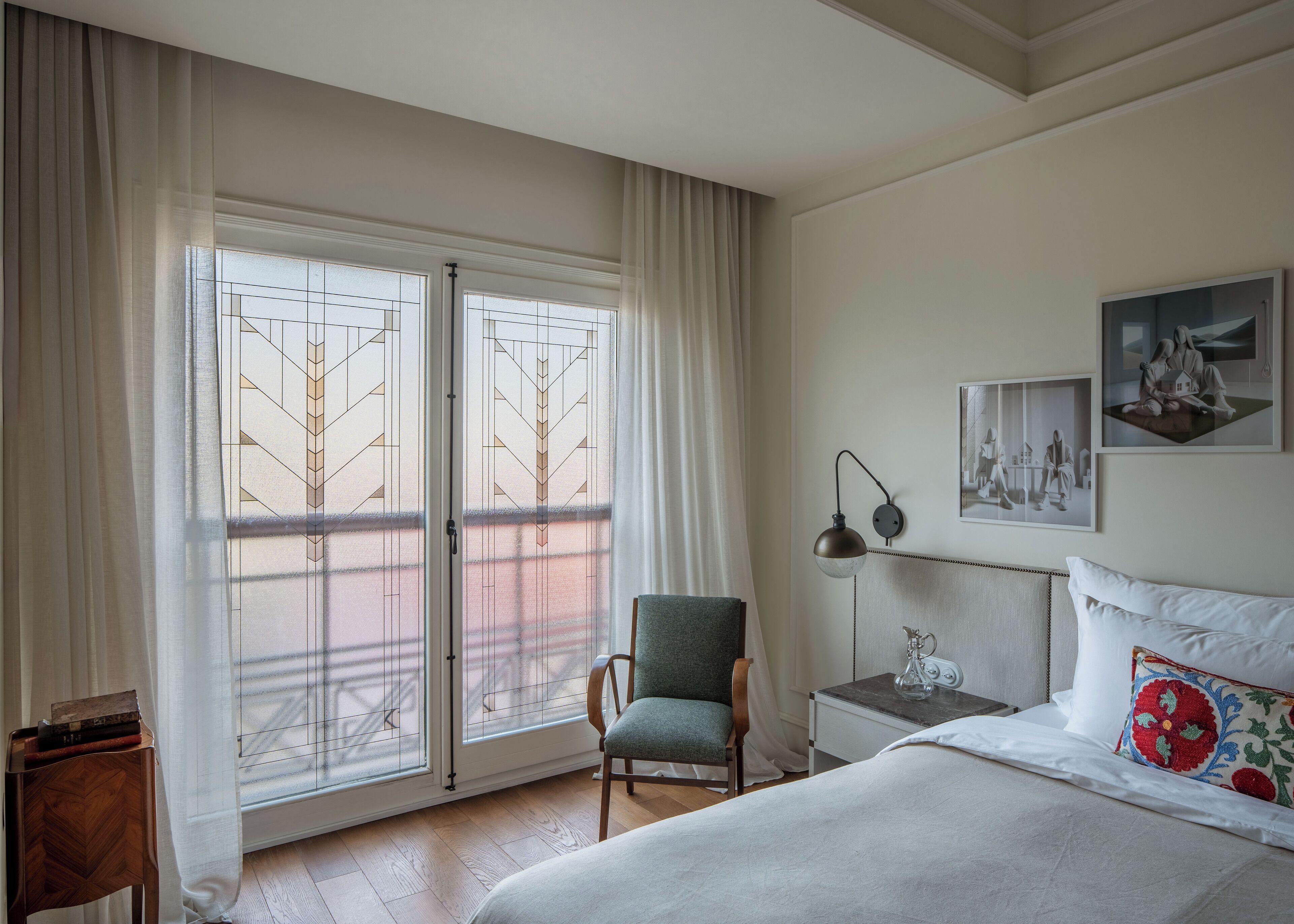 Comfort Suite, Non Smoking, Kitchen | In-room safe, iron/ironing board, free WiFi