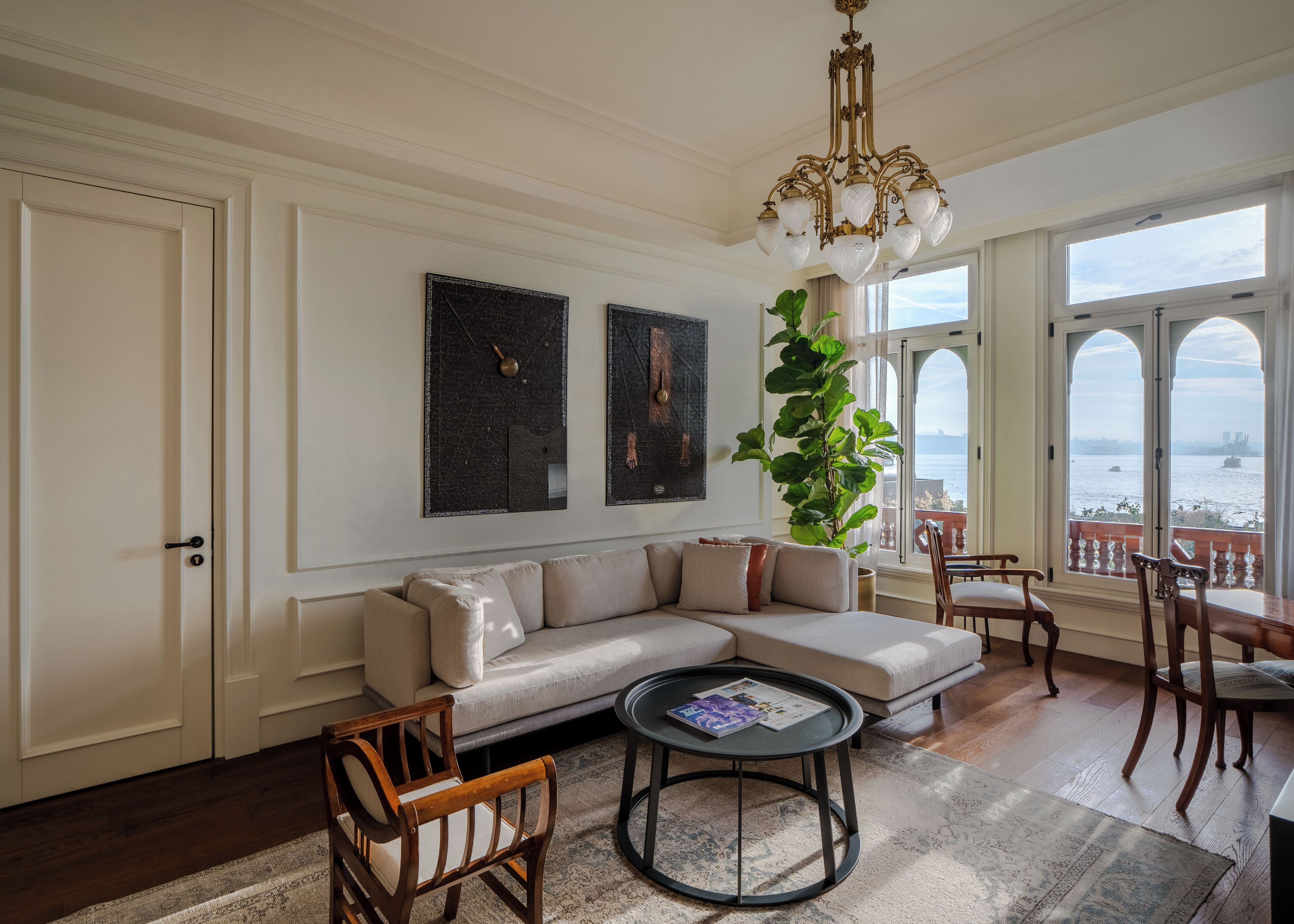 Suite, Sea View (Horizon) | Living room | 140-inch Smart TV with satellite channels, heated floors