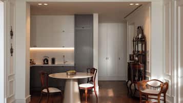 Suite Premium, vista al mar | Restaurantes