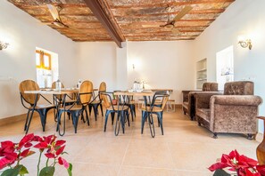 Free daily local cuisine breakfast