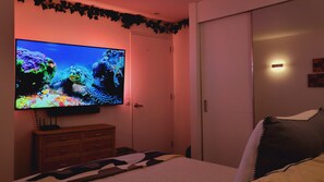 Desk, iron/ironing board, free WiFi, bed sheets - Stylish Home w/n Central Wellington - Free Parking (Wellington)