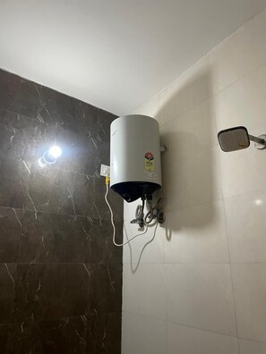 Towels, soap, shampoo, toilet paper