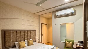 特級客房 | 浴室 | 淋浴設備、免費梳洗用品、提供毛巾、番梘
