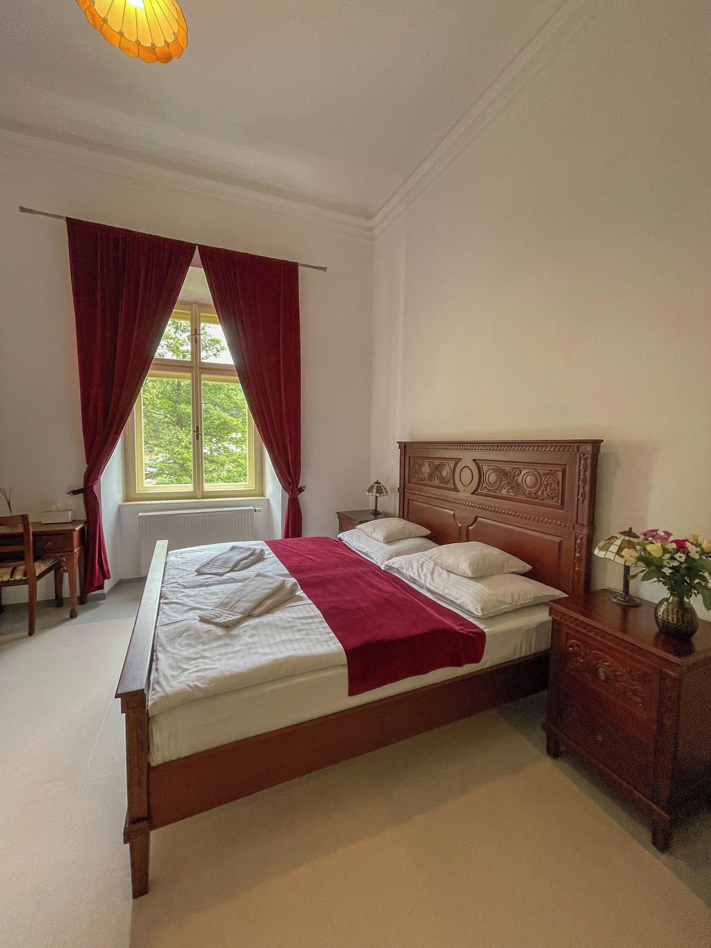 高级三人房 | 免费 WiFi