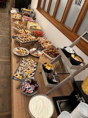 Desayuno buffet incluido todos los días 