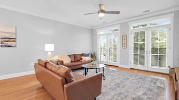 Een smart-tv en een kantoor