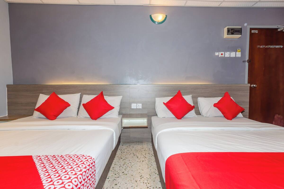 Family Studio Suite | Desk, free WiFi, bed sheets
