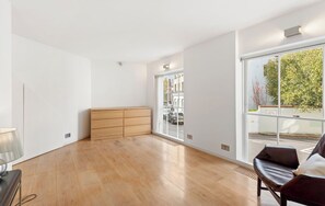 Interior - Architect design maisonette in top location in Holland Park (London)