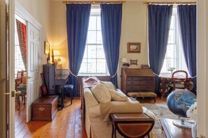 Fireplace, offices - Classic 2 BDR Georgian Flat in Central Edinburgh (Edinburgh)