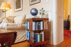 Fireplace, offices - Classic 2 BDR Georgian Flat in Central Edinburgh (Edinburgh)