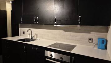 Oven, stovetop, dishwasher