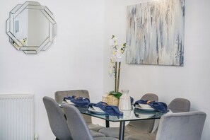 Living area - Hans Road Flat (London)