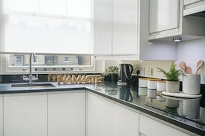 Private kitchen - Hans Road Flat (London)
