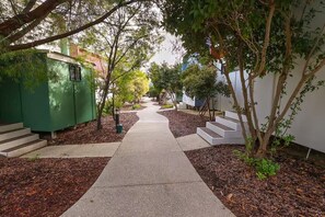 Property grounds - Relax and unwind at Serenity at Sea (Preston Beach)