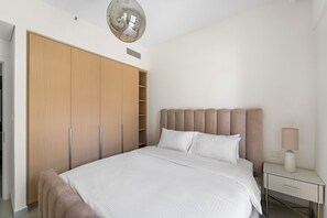 Room - 1BR Balcony & Luxury Amenities (Dubai)