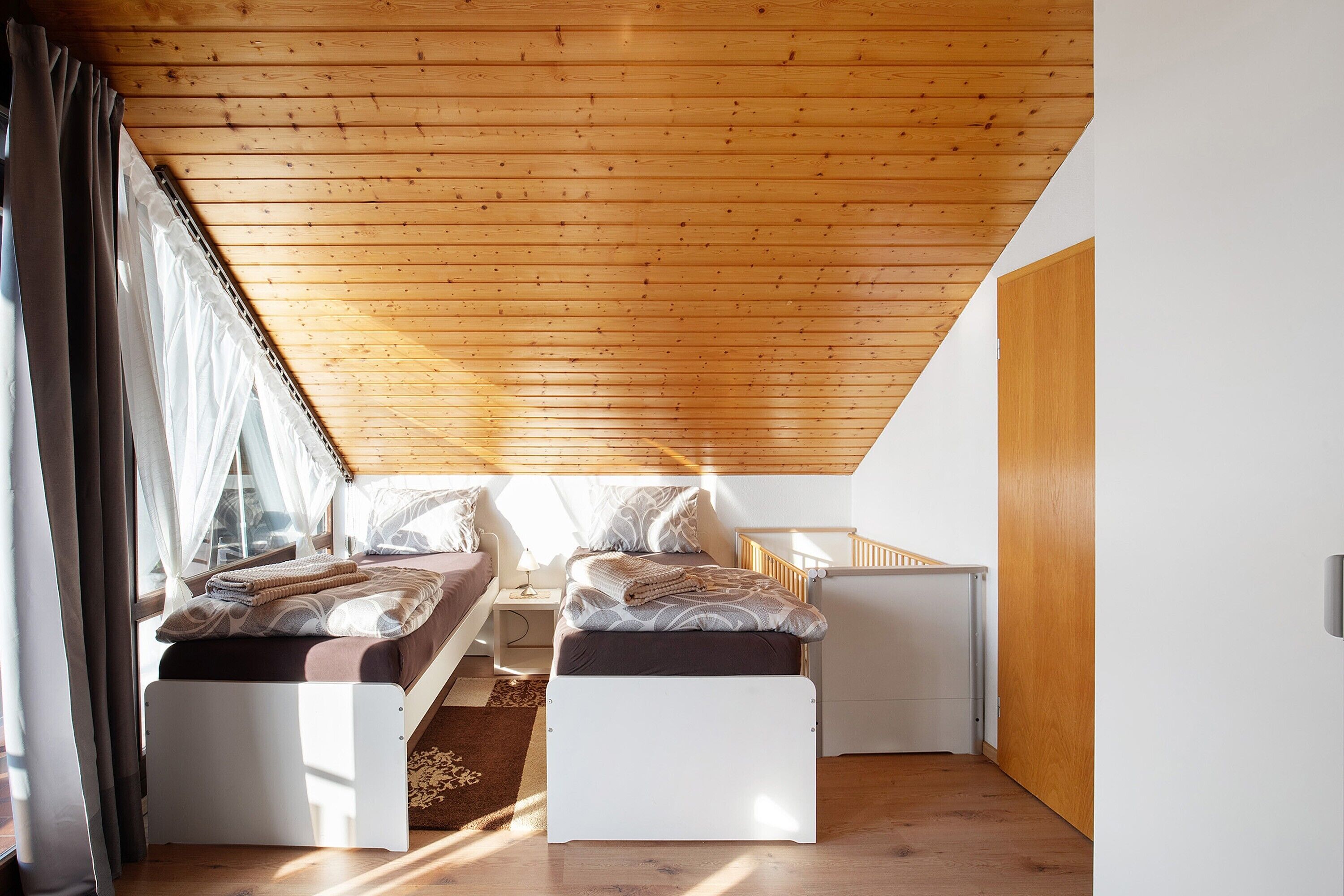 4 dormitorios, tabla de planchar con plancha, wifi y ropa de cama