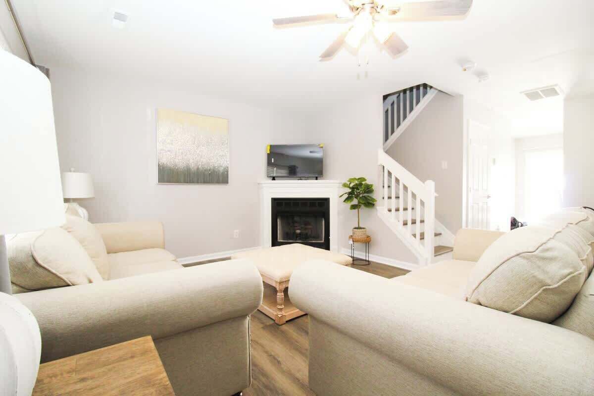 Fernseher, Kamin, Arbeitsbereiche