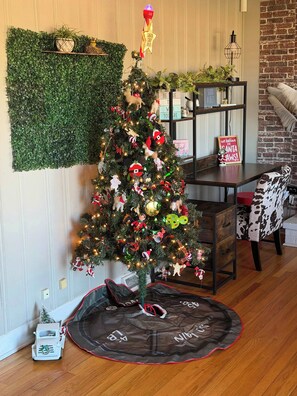 Children’s area - Modern 2BR near WFU  Steps to LJVM Coliseum  Family-Friendly & Fast WiFi (Winston-Salem)