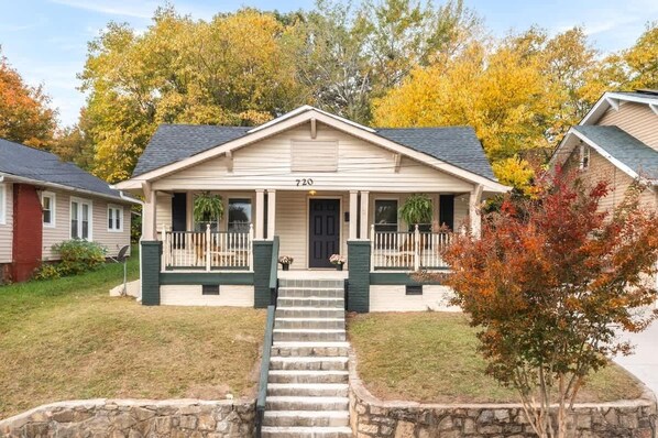 Exterior - 5 mins to downtown 3 Kings Old Salem Sanctuary (Winston-Salem)