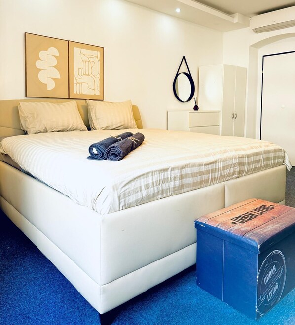 Iron/ironing board, free WiFi