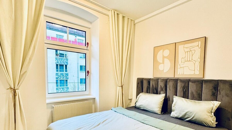 Luxury 7 Bedroom Apartment Sleeps 16