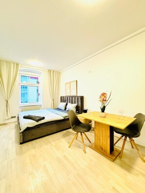 ベーシック アパートメント | アイロン / アイロン台、WiFi (無料)