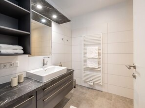 Bathroom - Three mountains view 3 - Three mountains view by myNests (Gröbming)