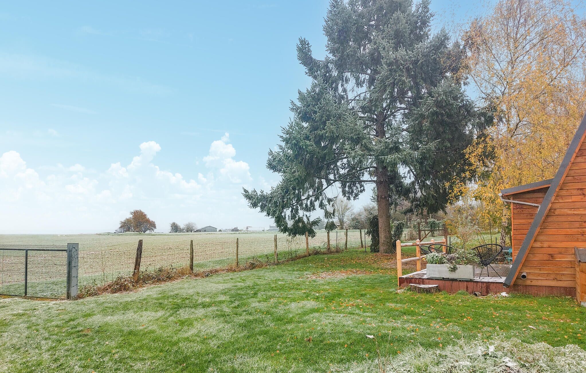 المنطقة المحيطة بالمنشأة