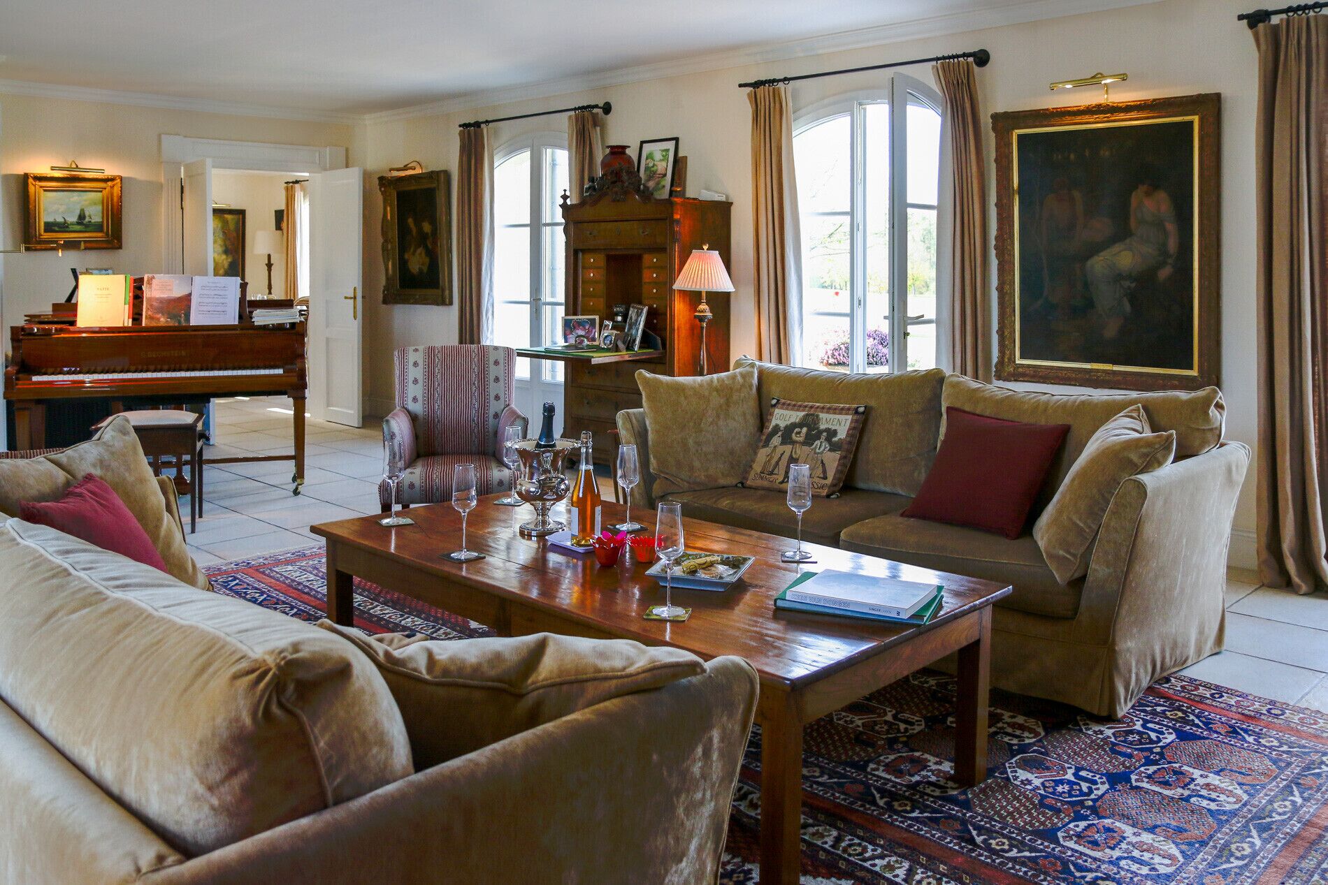 Televisie en een open haard