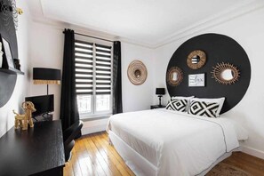 3 habitaciones, escritorio, tabla de planchar con plancha y internet 