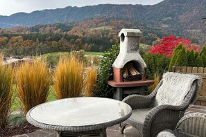 Terrace/patio - Cozy holiday home with mountain views (Breitenbach am Inn)