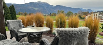 Cozy holiday home with mountain views