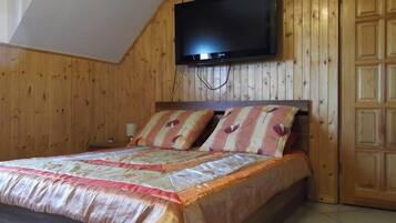 Deluxe Studio Suite, Garden View | Free WiFi