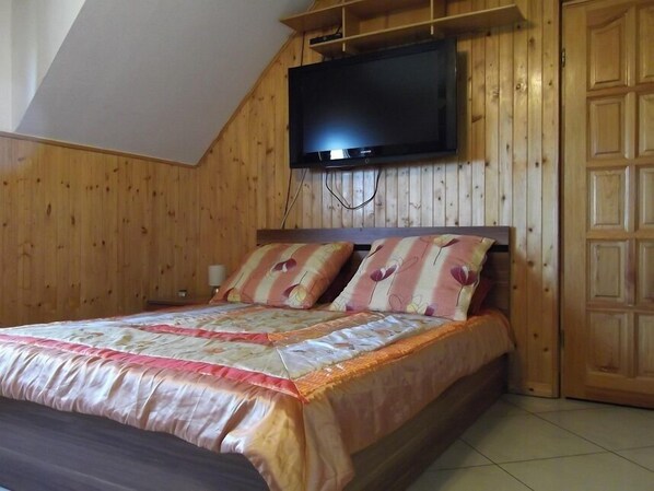 Deluxe Studio Suite, Garden View | Free WiFi