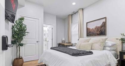 Modern LUX | Deck+ Parking | Near T Harvard/MIT/BU