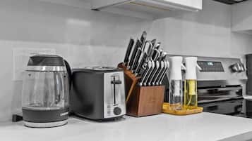 Refrigerador, microondas, horno y lavavajillas