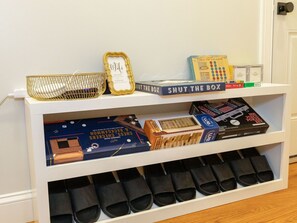 Game room - Modern LUX - Deck+ Parking Near T Harvard/MIT/BU (Cambridge)