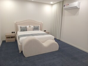 Svit Deluxe | Mörkläggningsgardiner, strykjärn/strykbräda och gratis wi-fi