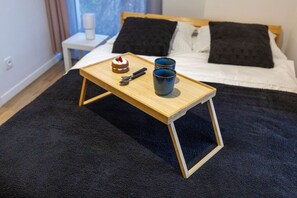 Strykjärn/strykbräda, wi-fi och sängkläder