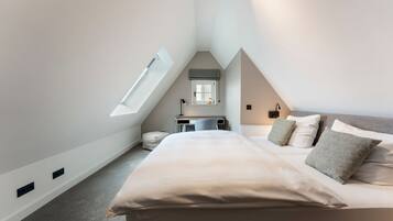 3 Schlafzimmer, Zimmersafe, Schreibtisch, Bügeleisen/Bügelbrett