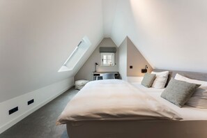 3 Schlafzimmer, Zimmersafe, Schreibtisch, Bügeleisen/Bügelbrett