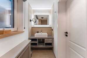 Shower, hair dryer, towels, soap - Dependance Windrose 164 - Dependances Windrose (Wenningstedt-Braderup (Sylt))