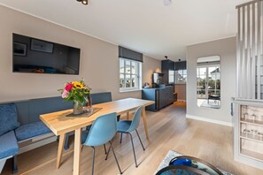 Luokittelematon kuva, 3 kautta 18, painike