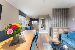 Luokittelematon kuva, 4 kautta 18, painike