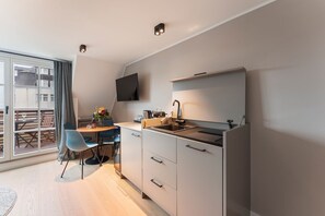 Unclassified image, 5 of 14, button