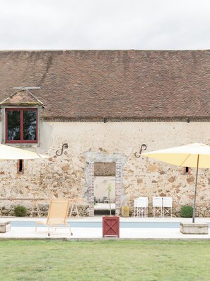 Terrace/patio - Le Carré de Lailly - gîte for 30 people in Burgundy (Lailly)